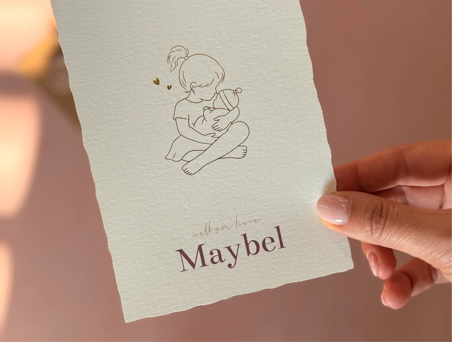 Geboortekaartje handgeschept papierlook met lijntekening grote zus met baby